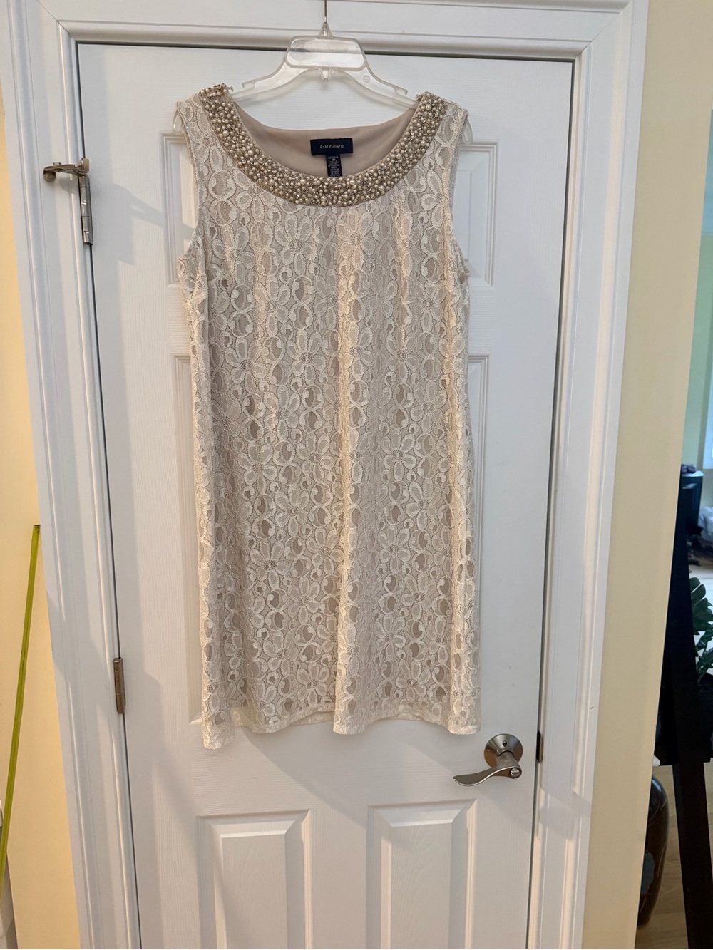 Women's Size 18 R&M Richards Ivory Lace Mini Dress with Beaded Collar GUC